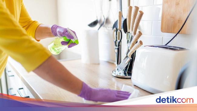 Tips Jitu Membersihkan Minyak di Permukaan Dapur