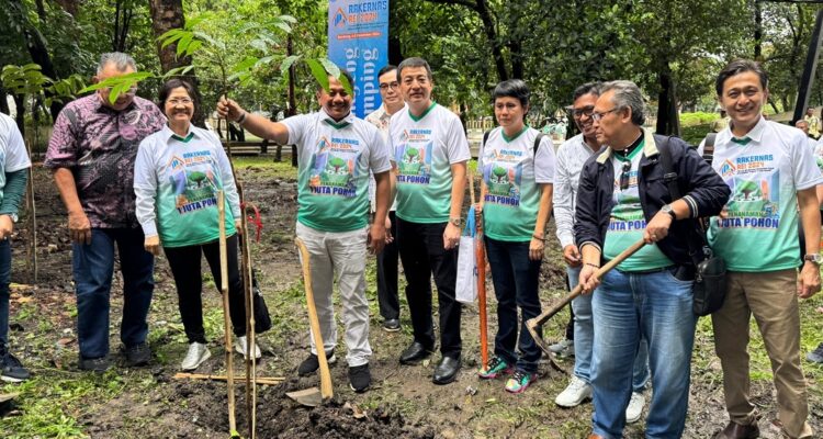 Rakernas di Bandung, REI Bersama Giatkan Penanaman 1 Juta Pohon